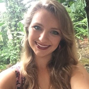 Meet your Posher, Danielle